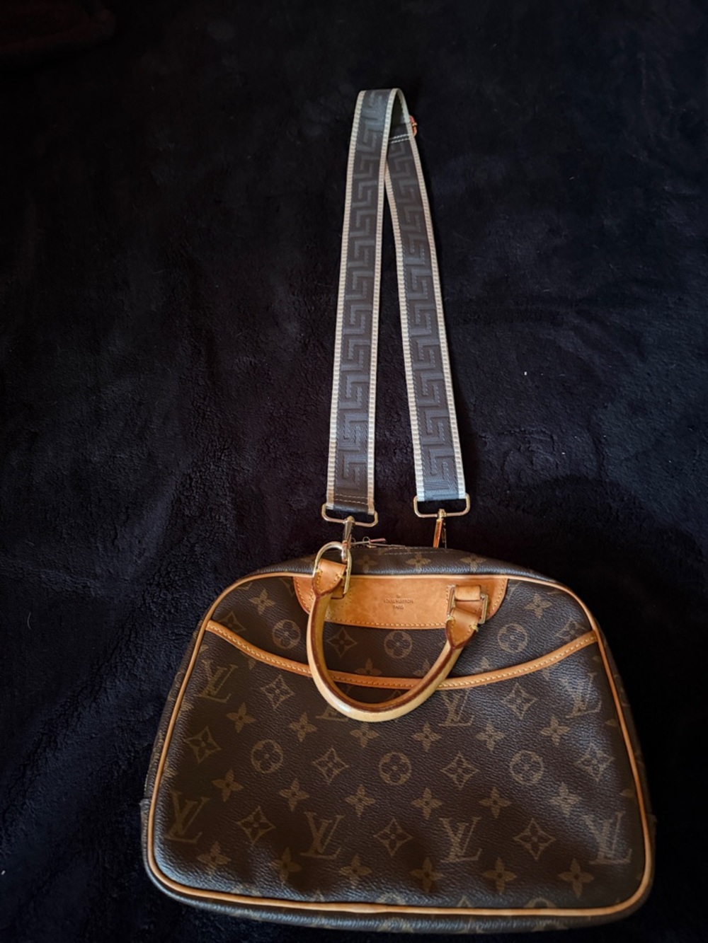 Louis Vuitton Monogram Satchel/Crossbody - Picture 16 of 16